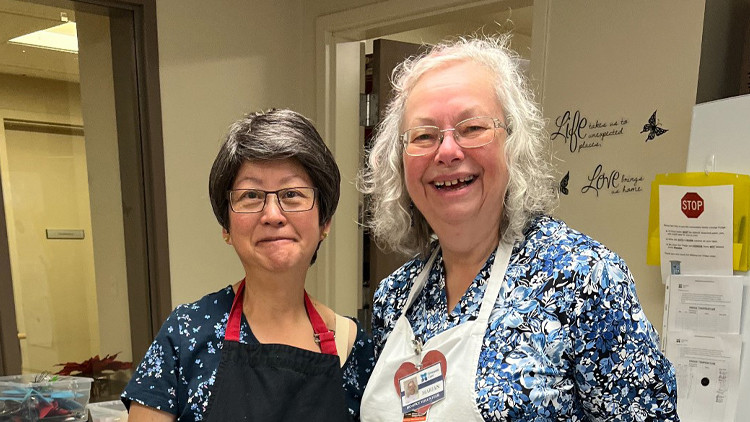 Photo of 2 of the Dulcina hospice volunteers