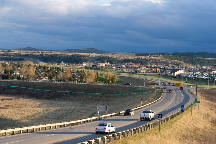 Photo of highways 1A and 22 in Cochrane